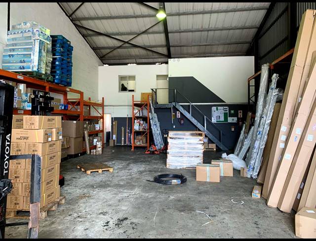 230M² FACTORY TO LET IN GOODWOOD CENTRAL